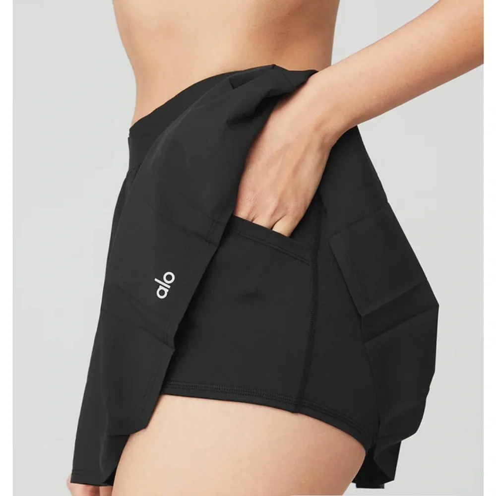ALO YOGA VARSITY TENNIS SKIRT SIZE:S Worn once Color: BLACK